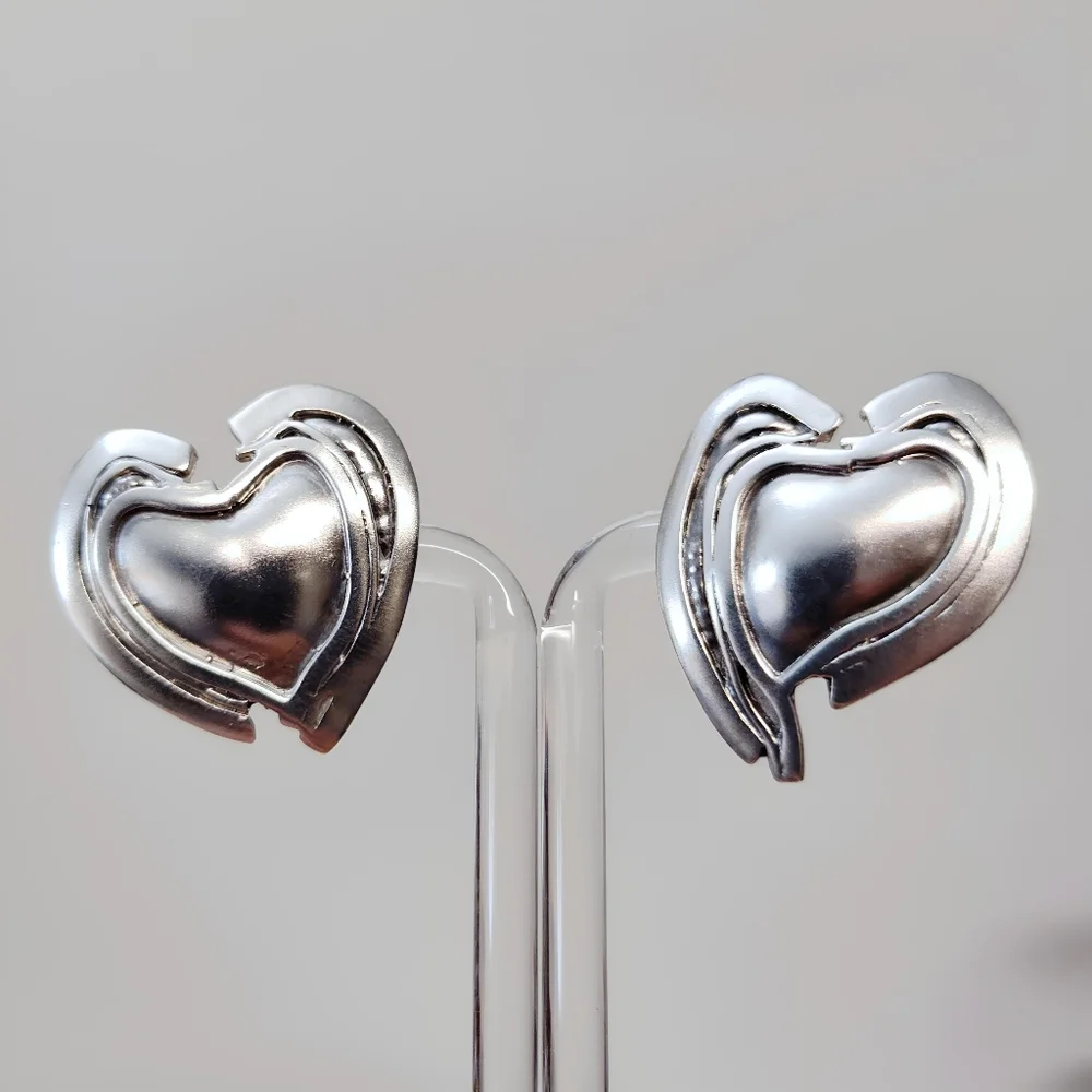 Sue Sachs Sterling Silver Modernist Handwrought Heart Shaped Post back Earrings